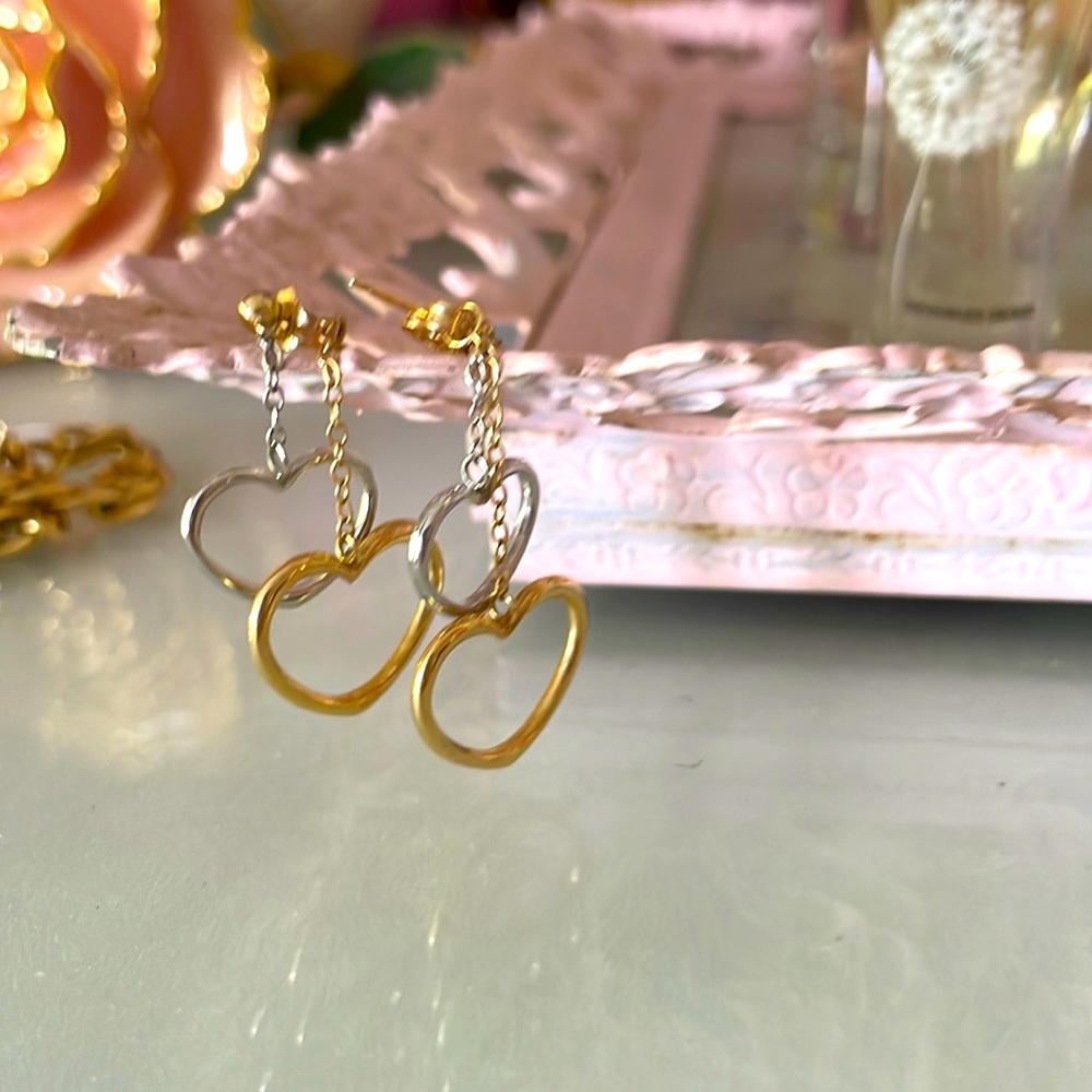 Beautiful heart 14 karat earrings new